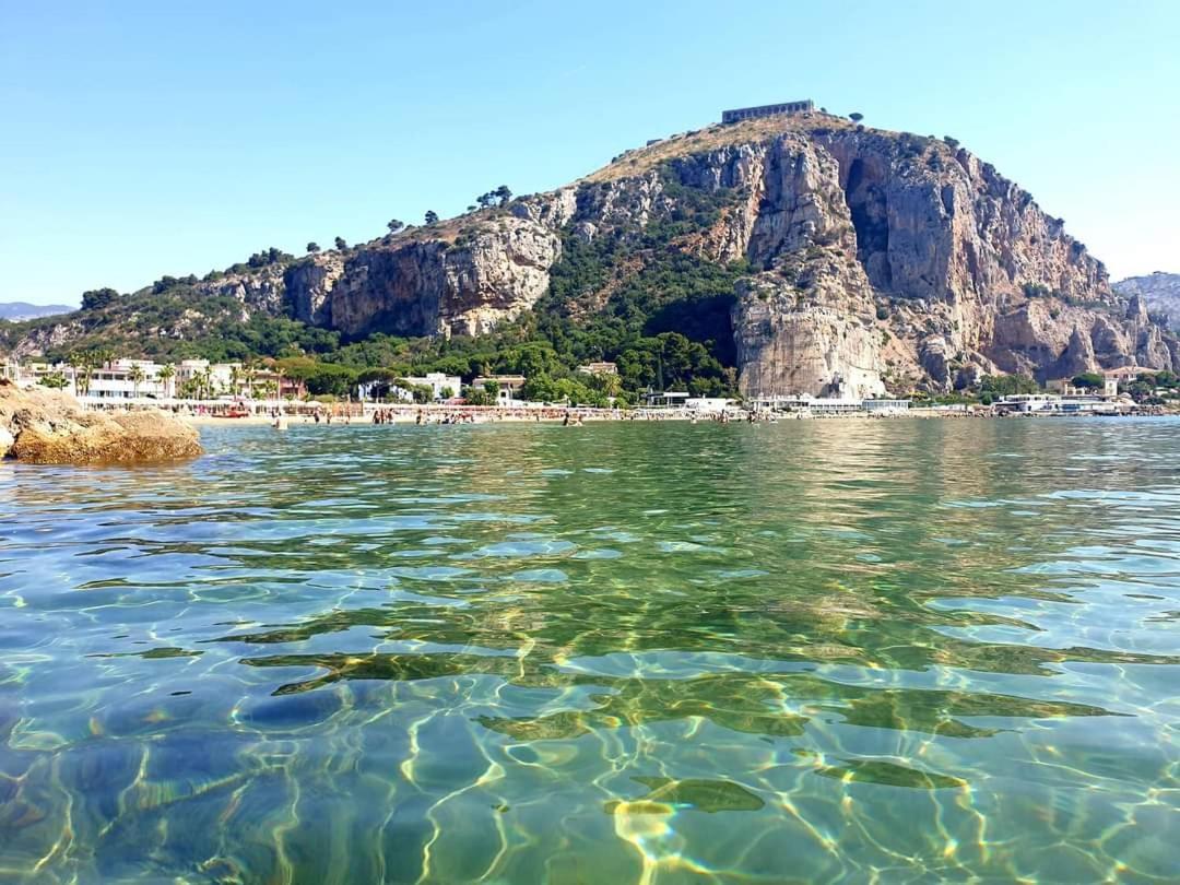 Acquamarina Appartement Terracina Buitenkant foto